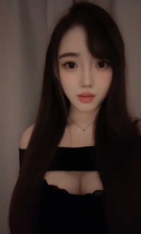 【青岛】坚挺的双峰，陡峭的臀部真美