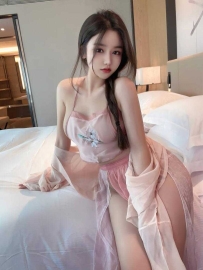 【哈尔滨】嫩模骚货玩肚兜的诱惑