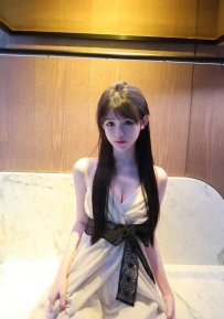 【乌鲁】此女子样貌真的让人心动