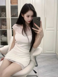 开封乖巧水嫩骚穴小美女